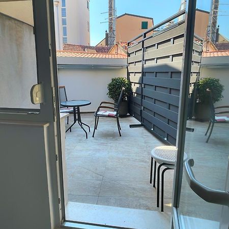 Rose Apartment Split Exterior photo